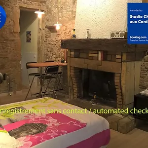 https://studio-charme-et-confort-aux-cordeliers.hotels-rhonealpes.com